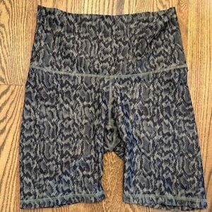 Old Navy active bike shorts